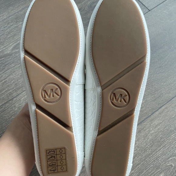 Michael kors loafers 7B - Picture 2 of 5